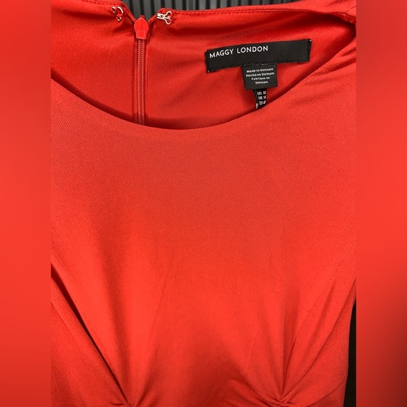 Women’s Maggy London Modern Polyester Spandex Zip Scrunch Midi Red Dress Size 10 - Picture 3 of 4